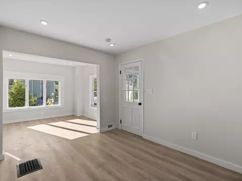 Living - 6 Solferino St, Worcester, MA 01604 photo 1 of 10