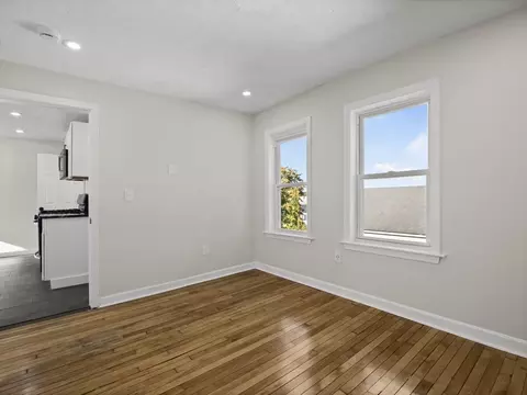Living - 6 Solferino St, Worcester, MA 01604 photo 10 of 10