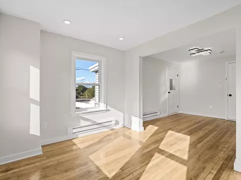Living - 6 Solferino St, Worcester, MA 01604 photo 7 of 10