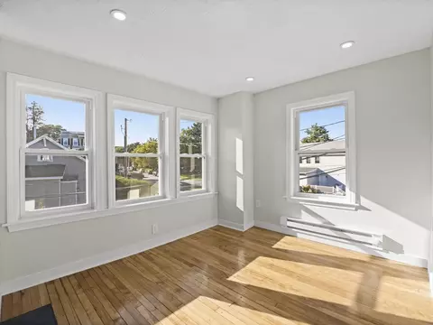 Living - 6 Solferino St, Worcester, MA 01604 photo 8 of 10