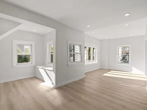 Living - 6 Solferino St, Worcester, MA 01604 photo 5 of 10