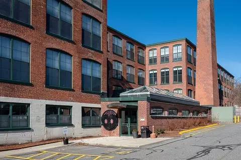 160 Fremont St #204, Worcester, MA 01603