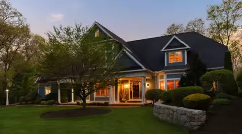 34 Stone Ridge Rd, North Attleboro, MA 02760