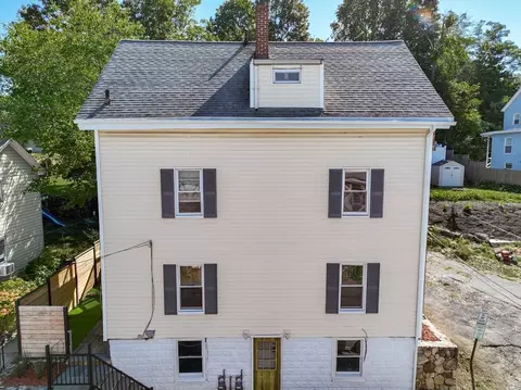 13 Center St, Woburn, MA 01801