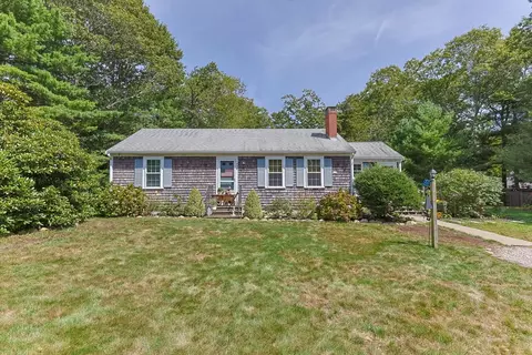 436 Santuit Newtown Rd, Marstons Mills, MA 02648