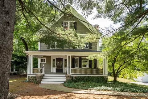 31 Maple St, Lexington, MA 02420