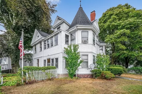 82 Lincoln Ave, Saugus, MA 01906