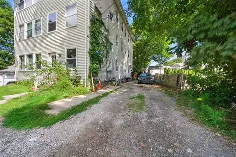 5 Robinson St, Webster, MA 01570 photo 4