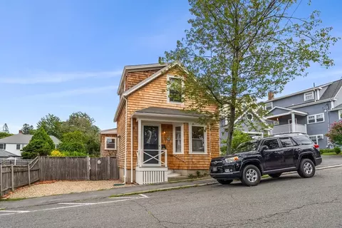56 Hawkes, Marblehead, MA 01945
