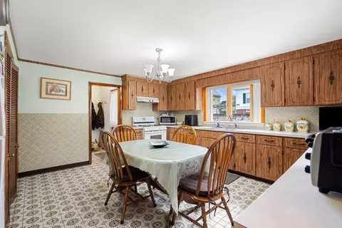 1 Alpine Ct, Gloucester, MA 01930 photo 2