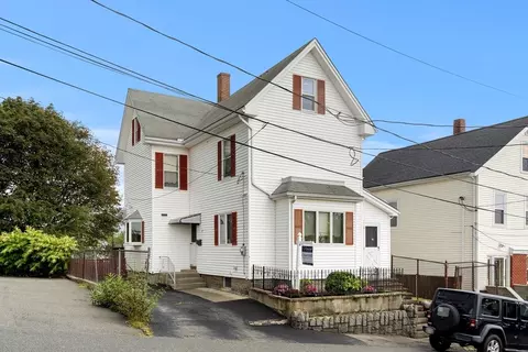 1 Alpine Ct, Gloucester, MA 01930