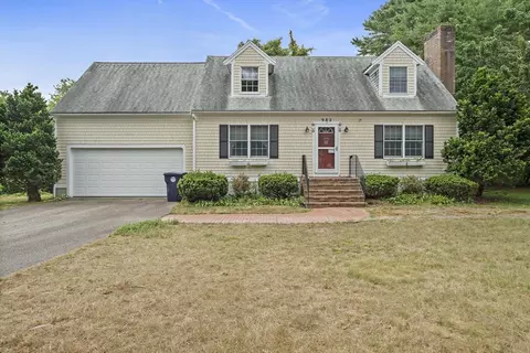 982 Point Rd, Marion, MA 02738
