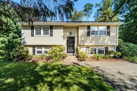 447 Ryan Rd, Northampton, MA 01062