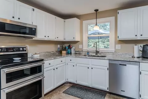 447 Ryan Rd, Northampton, MA 01062 photo 8