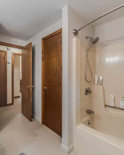 447 Ryan Rd, Northampton, MA 01062 photo 17