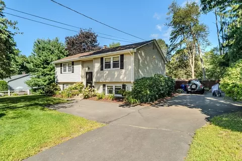 447 Ryan Rd, Northampton, MA 01062 photo 2