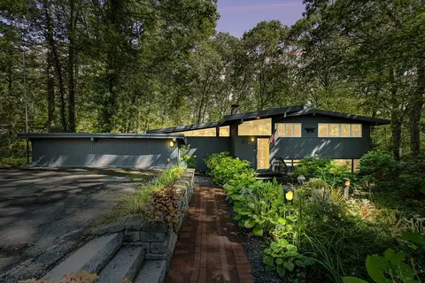10 Dewey Rd, Lexington, MA 02420
