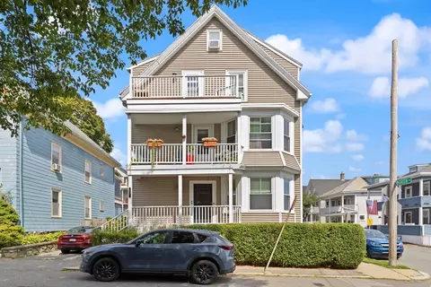 17 Messervy St #1, Salem, MA 01970
