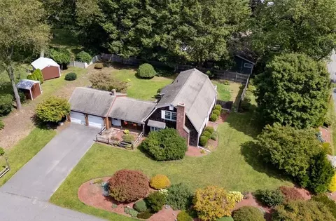 12 Birchwood Dr, Boylston, MA 01505