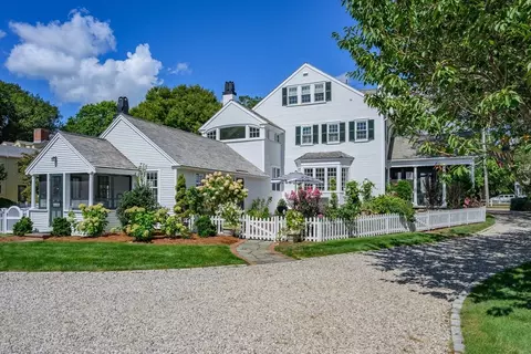 71 Main St, Falmouth, MA 02540