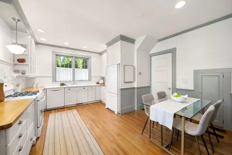 14 Irving St, Brookline, MA 02445 photo 9
