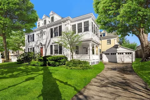 14 Irving St, Brookline, MA 02445 photo 32