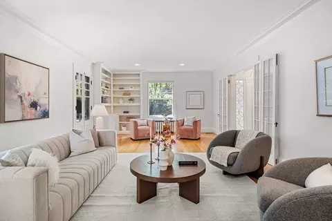 14 Irving St, Brookline, MA 02445 photo 5