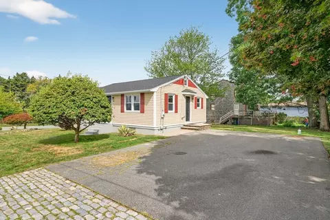 6 Detroit St, Fall River, MA 02721 photo 2