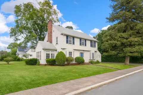 6 Tanager Rd, Attleboro, MA 02703