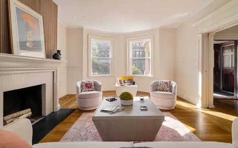 8 Naples Rd #1, Brookline, MA 02446