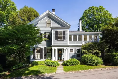 33 Wellington Ln, Belmont, MA 02478