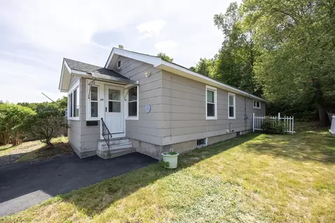 54 Hill St, Hopedale, MA 01747