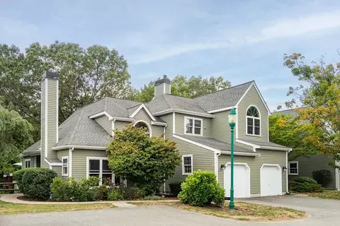 274 Bishops Forest Dr #274, Waltham, MA 02452