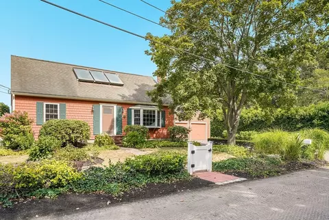 42 Riverview Dr, Newbury, MA 01951