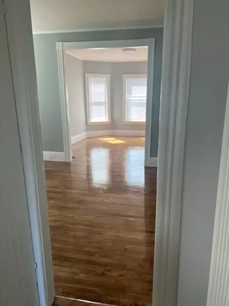 Entry Way - 3 Mildred Ave, Worcester, MA 01603 photo 2 of 10