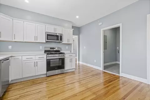 Entry Way - 27-29 Camp St, Worcester, MA 01603 photo 2 of 2