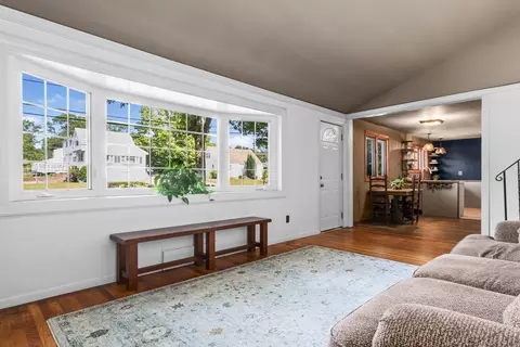 38 Pickering St, Danvers, MA 01923 photo 5