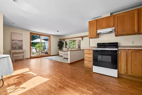38 Pickering St, Danvers, MA 01923 photo 21