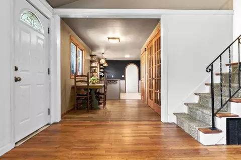 38 Pickering St, Danvers, MA 01923 photo 3