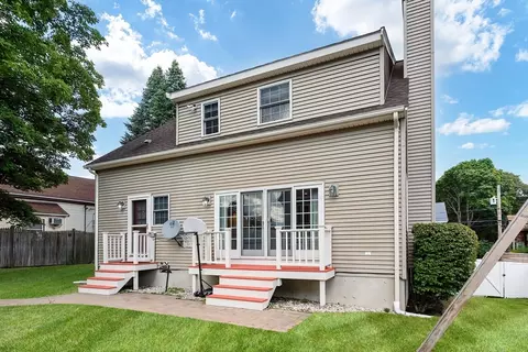 95 John St, Reading, MA 01867 photo 3