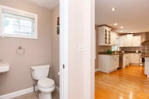 95 John St, Reading, MA 01867 photo 9
