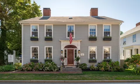 34 Mount Pleasant St, Rockport, MA 01966