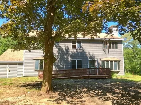 198 Union Rd, Wales, MA 01081