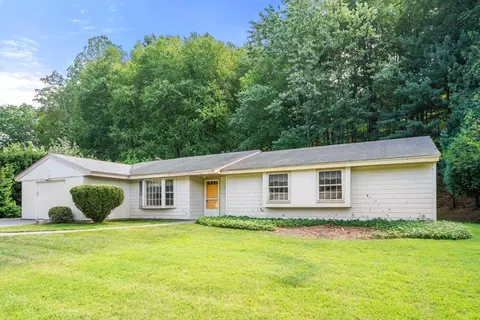 16 Larnis Rd, Framingham, MA 01701