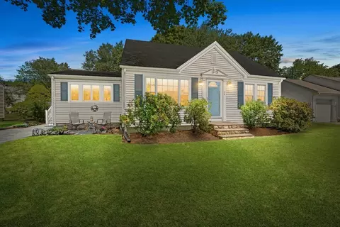 29 Beverly Ave, Uxbridge, MA 01569