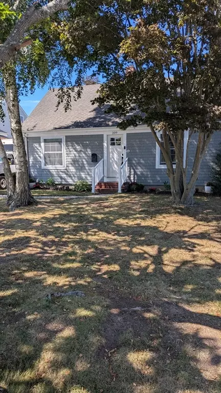 209 Bellevue St, New Bedford, MA 02740