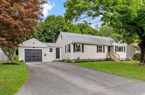 30 Bower St, Somerset, MA 02726