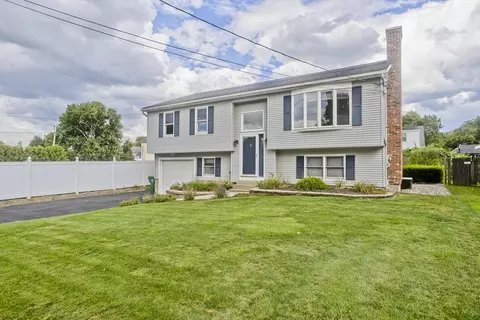 53 Eton St, Chicopee, MA 01020