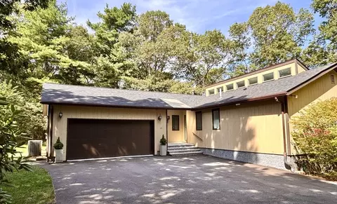 17 Rush Pond Rd, Lakeville, MA 02347