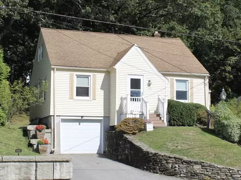 35 Pinehurst Ave, Auburn, MA 01501